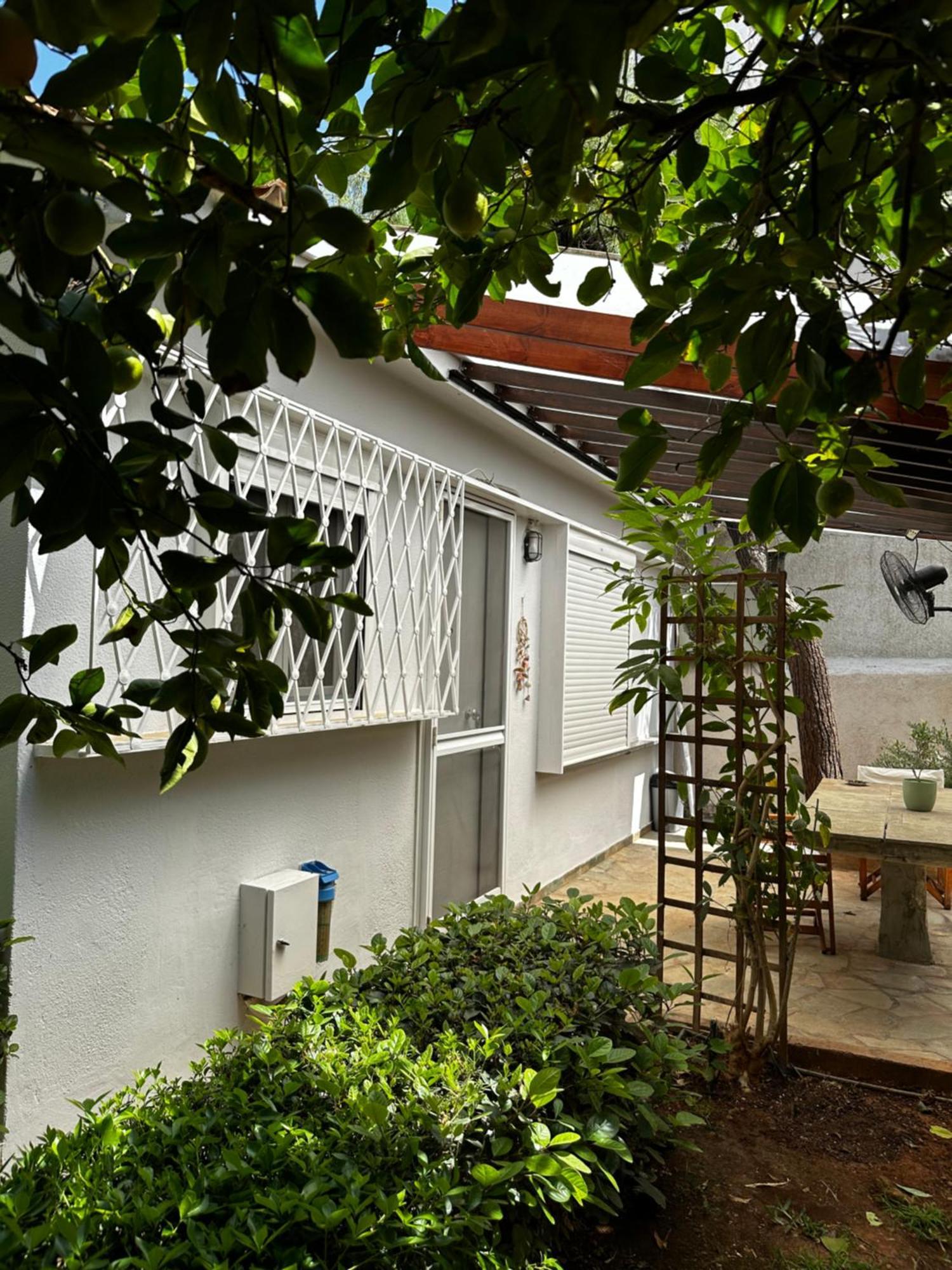 Апартаменты Antonis'S Garden House Афины Экстерьер фото