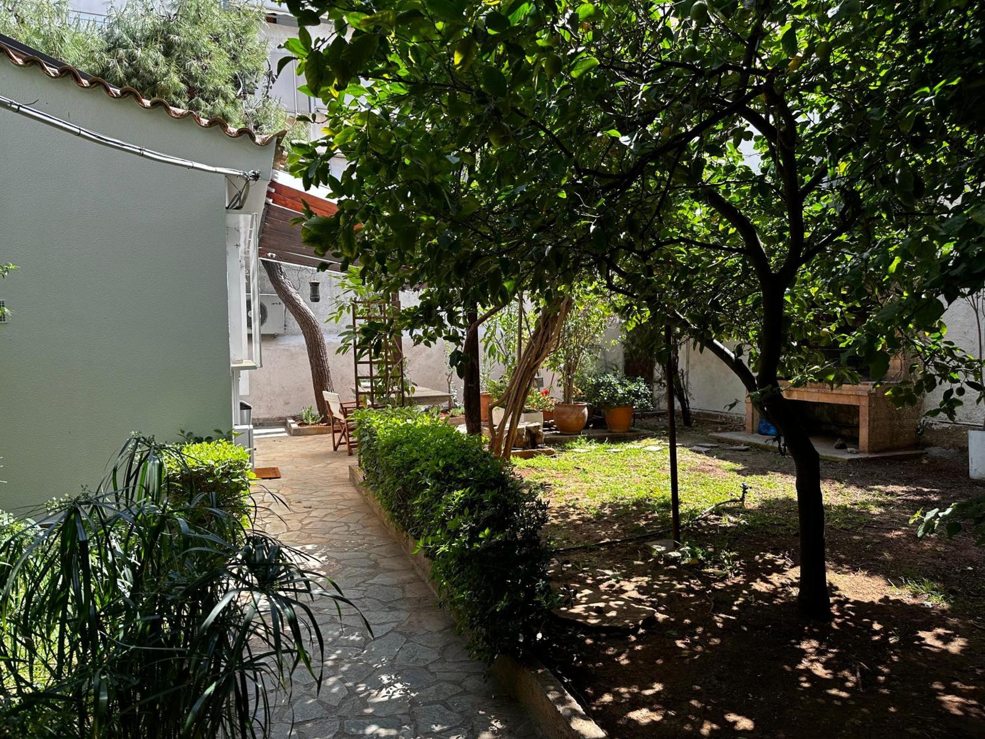 Апартаменты Antonis'S Garden House Афины Экстерьер фото
